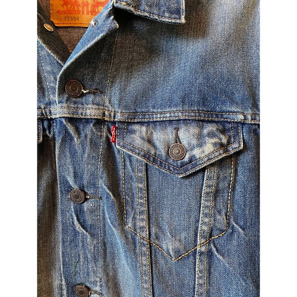 LEVI'S DENIM TRUCKER JACKET NEW W/O TAGS - Picture 3 of 9